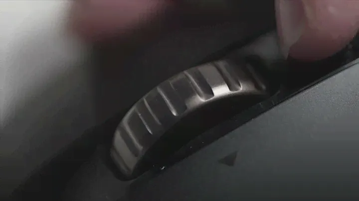 Logitech G502 Hero Mouse - Infinite Scroll Wheel Demo Closeup